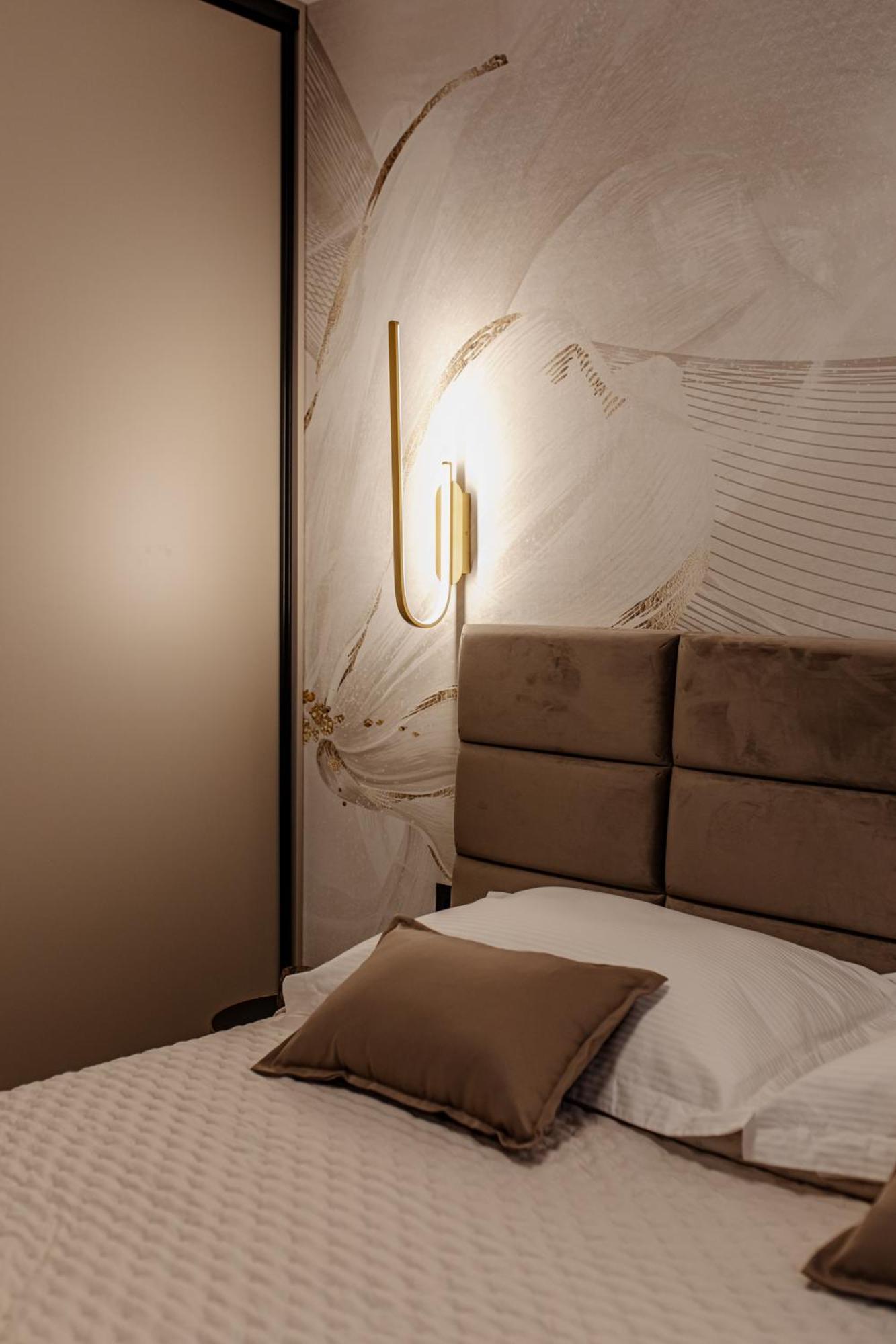 Stunning Bella On Znjan Beach, Private Parking Apartment
