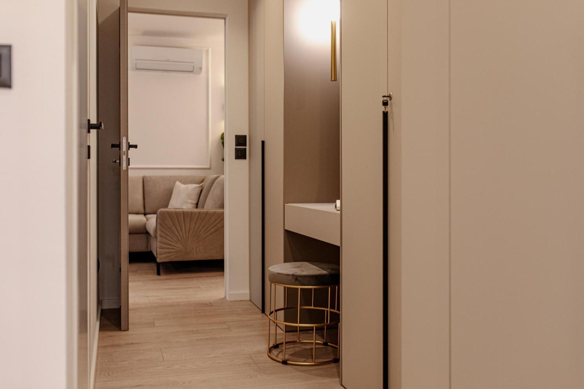 Stunning Bella On Znjan Beach, Private Parking Apartment *