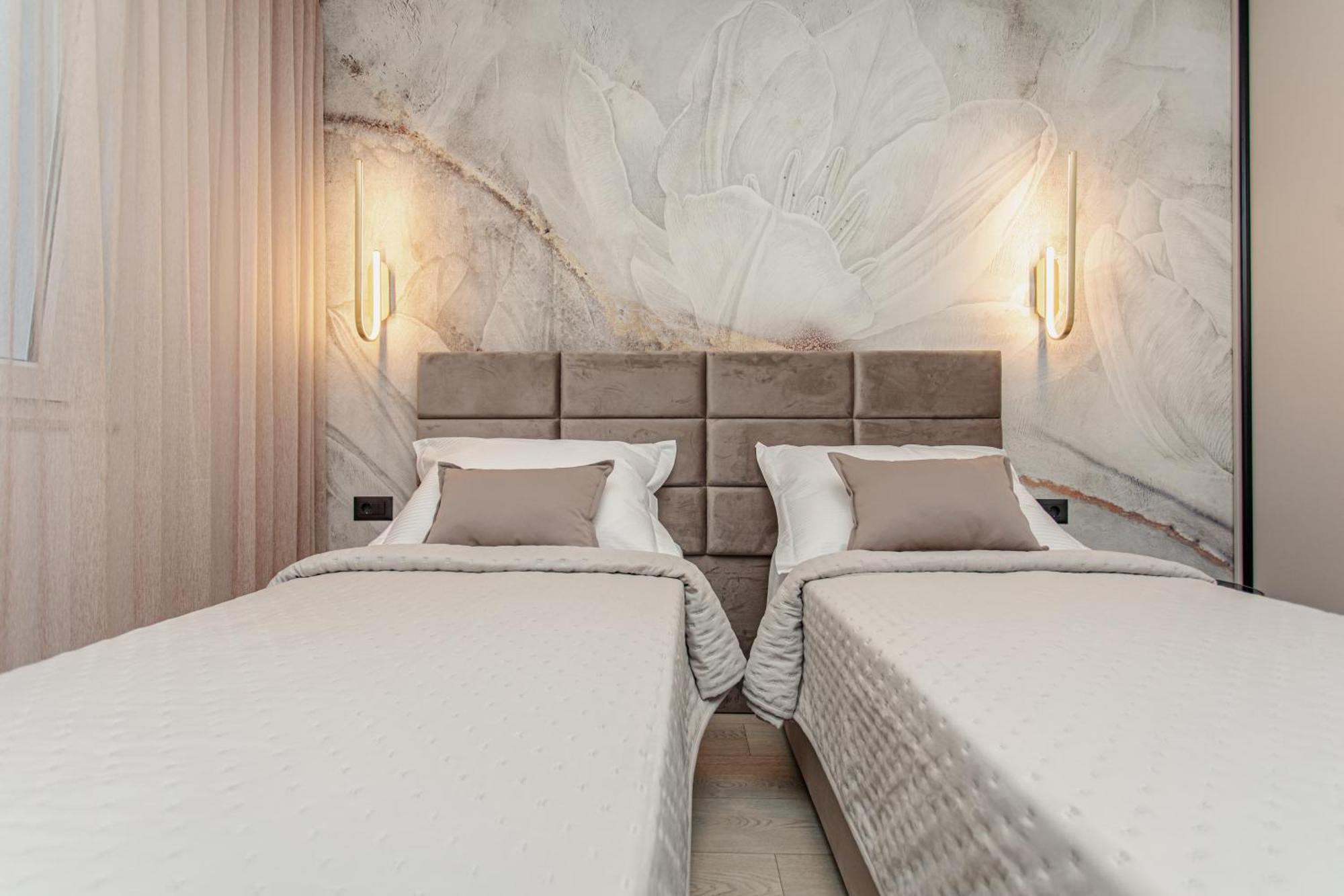 Stunning Bella On Znjan Beach, Private Parking Split