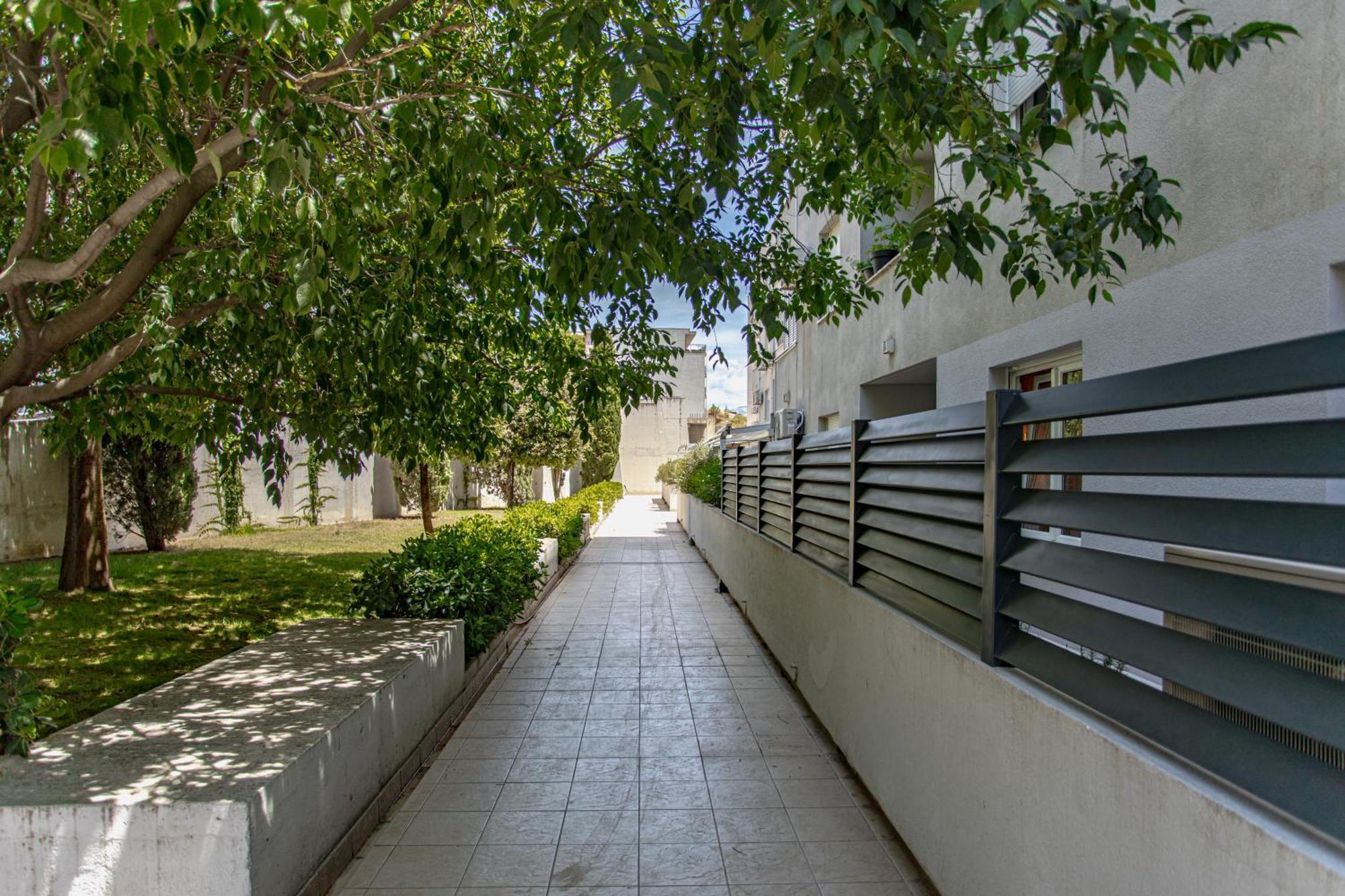 Apartment Stunning Bella On Znjan Beach, Private Parking